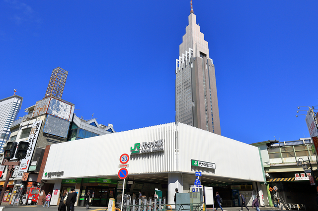 代々木駅前・都市風景